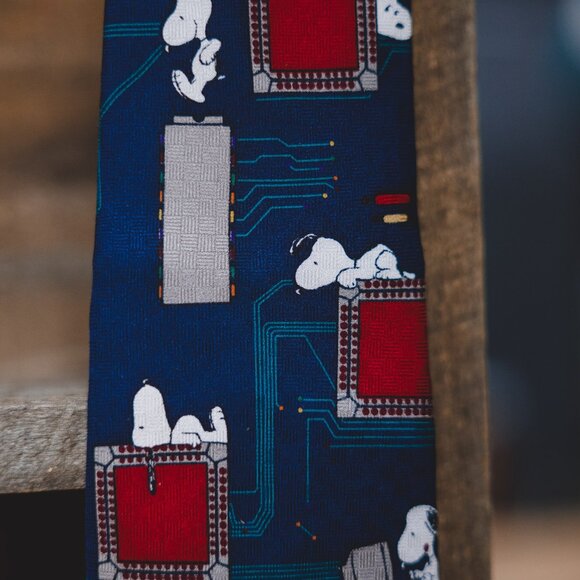 💻🐶 Vintage Peanuts “Micro Joe” Snoopy Computer Men’s Tie 💻🐶 - Picture 6 of 6